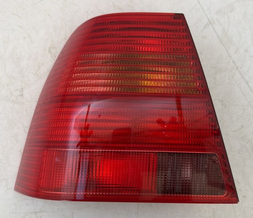 Left rear tail light - tail,