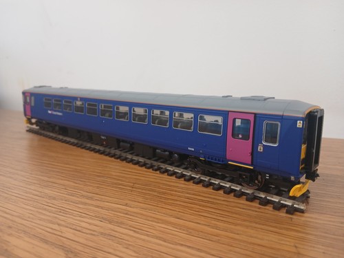 Hornby r3352 class - 153, 153329