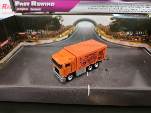 Hot wheels premium the beatles - hot,