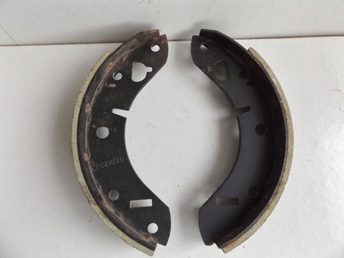 Pair rear brake shoes - rear,