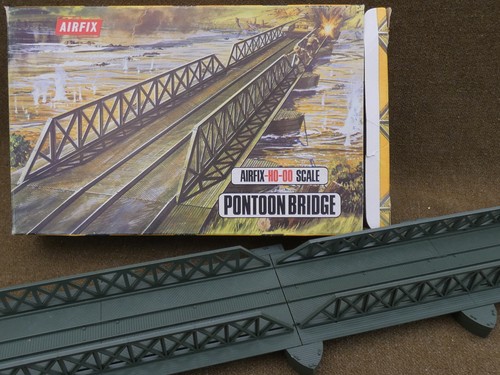 Airfix pontoon bridge - pontoon, ~