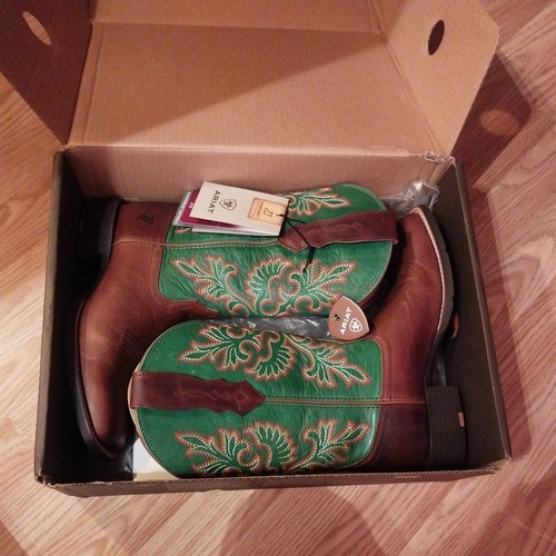 Ariat round square toe - ariat,
