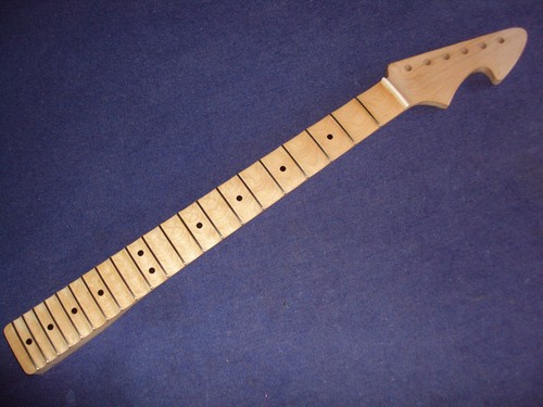 Scalloped guitar - scalloped, st