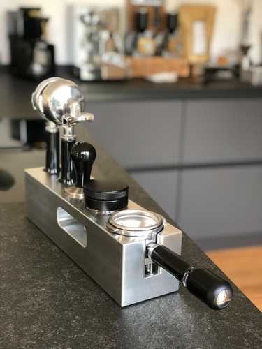 Tamper station strainer holder - strainer,