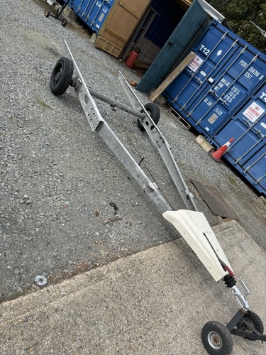 Single axle braked trailer - single,