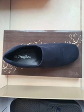 Trueform ladies navy shoes