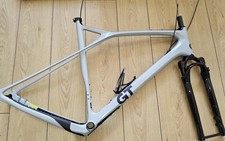 Grade carbon gravel bike - gt,
