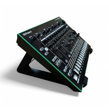 Roland TR-8 Rhythm Performer /