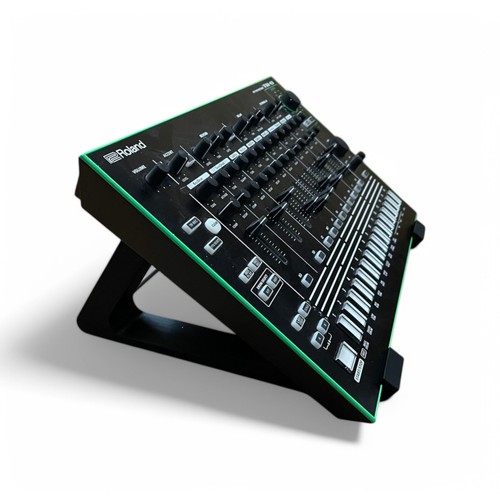 Roland rhythm performer - roland, tr-8
