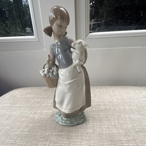 Lladro figurine girl - lladro,