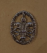 Obsolete police collar badge x