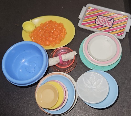 Barbie sindy trays plates - sindy,