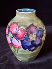 MOORCROFT CLEMATIS FLOWERS VASE Light Green RARE SHAPE Wee Neck 5.2 in. c1953