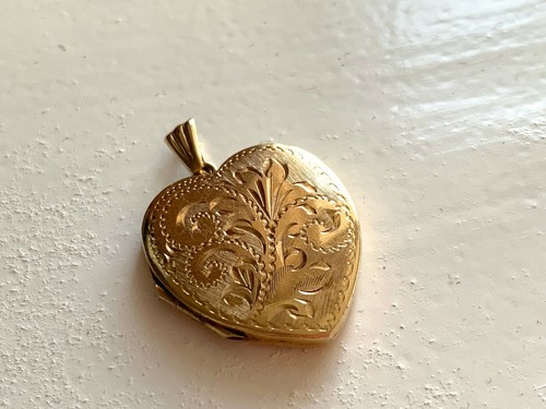 9ct gold large locket - gold,