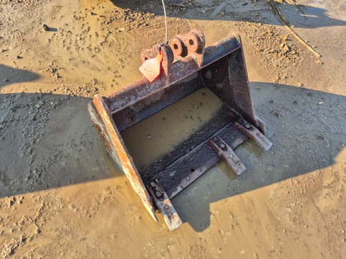 600mm excavator digging bucket - digging,