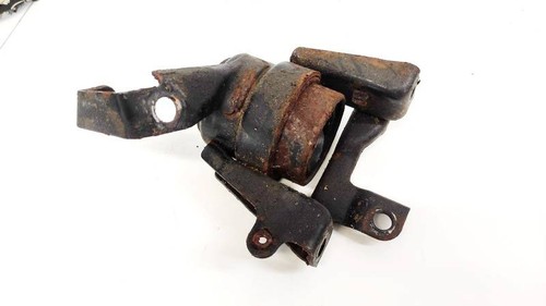 Engine mount and - engine,