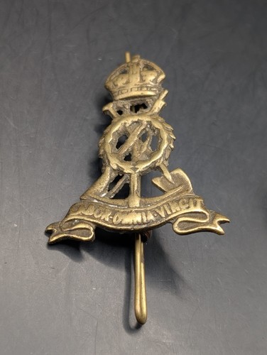 British army cap badge - cap,