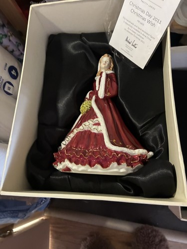 Royal doulton pretty ladies - royal,