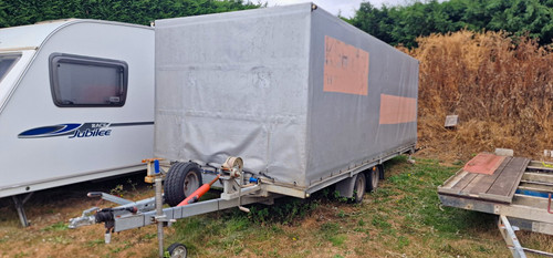 Car trailer transporter - trailer.,