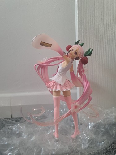Hatsune miku taito figure - hatsune,