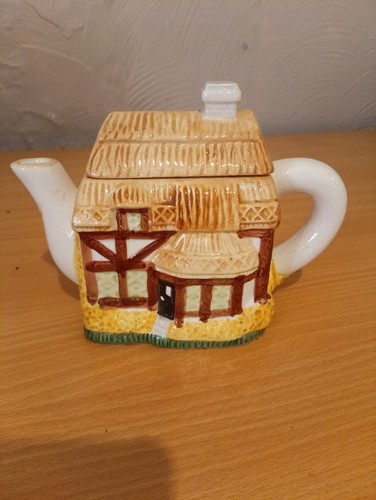 Vintage small thatched - vintage,