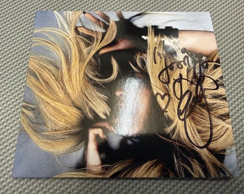 Ellie goulding signed - ellie, know