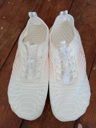 Womens size white barefoot - womens, 4