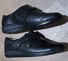 Damart Ladies Size 7 UK 9 USA Black Shoes Hook & Loop fastening New Never Worn