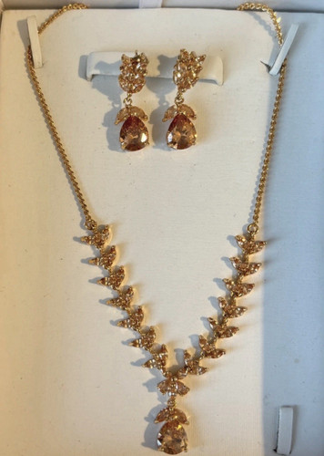 Gold tone champagne teardrop - gold,