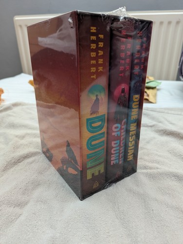 Dune saga book deluxe - book,