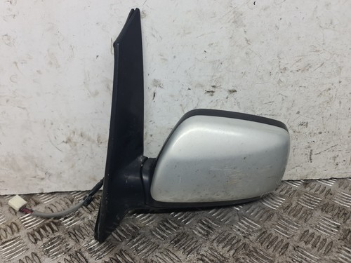 Toyota avensis verso wing - toyota,