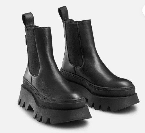 Russell bromley giant - russell,