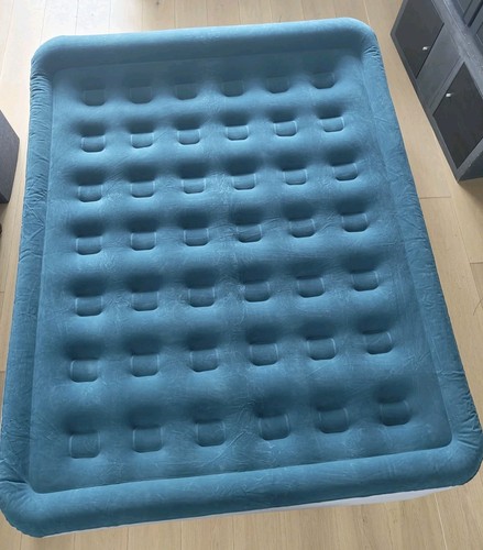 High raised inflatable air bed - raised,