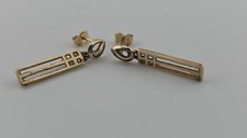 Elegant 9ct gold Rennie