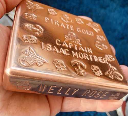 Pirate treasure red gold - pirate,