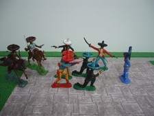 CRESCENT MEXICANS TOY SOLDIERS