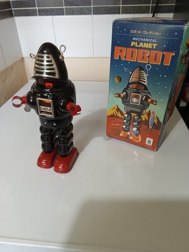 Mechanical planet robot - planet,