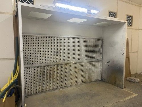Spray booth 3m x - booth, 2.4m