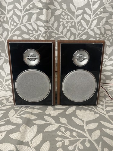 Steepletone bookshelf speakers
