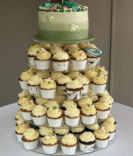 Round wedding party - party, cake