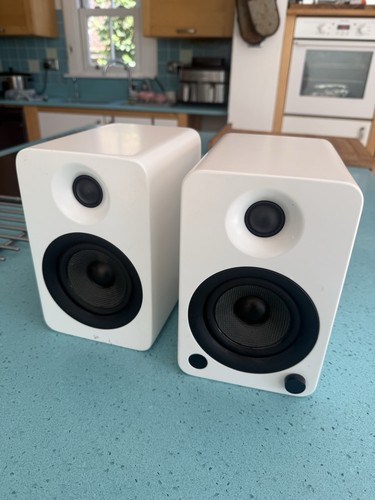 Kanto yu4 powered - yu4, speakers