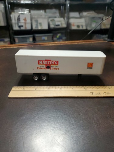 Vntg plastic ertl trailer - plastic,
