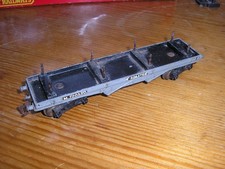Hornby Dublo 2 Rail M720550 Bogie Bolster Wagon - OO Gauge