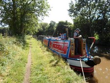 Photo working narrow boat - a3,