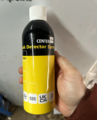 Center leak detector spray - center,