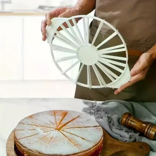 Plastic cake divider - cake, with