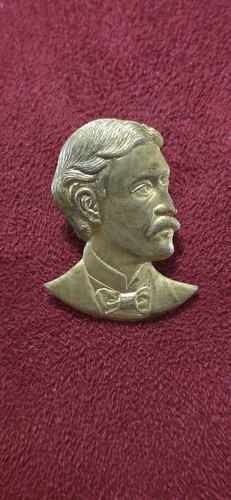 Richard yates lapel - yates, pin