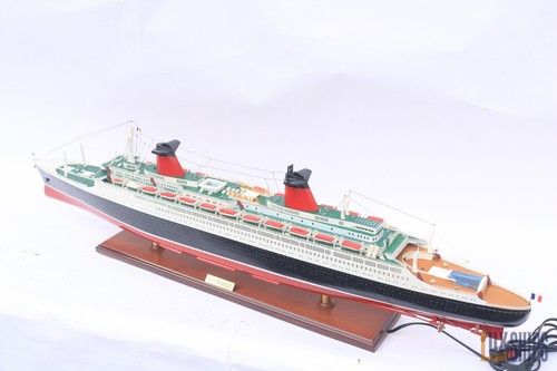 France ocean liner model 40 - france,