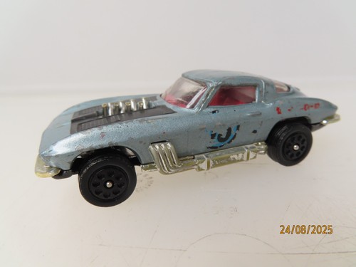 Corgi toys chevrolet corvette - chevrolet,
