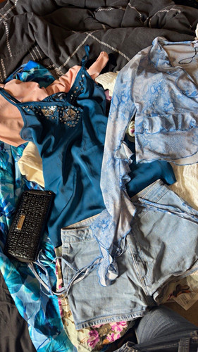 Clothing lot - , items)